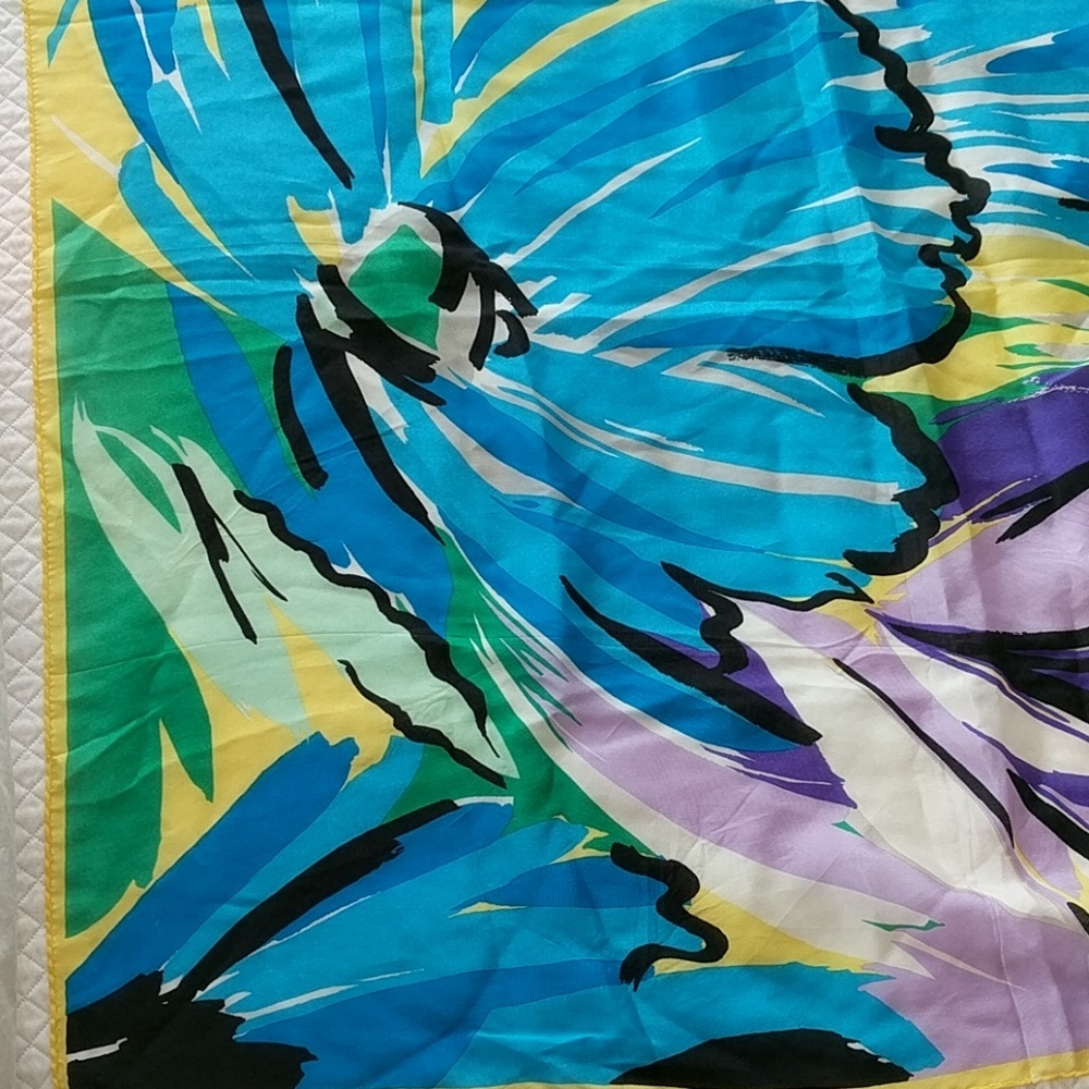 SILK SCARF! - Picture 3 of 8